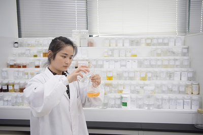 擘畫藍圖定方向 久久為功立潮頭——“八八戰(zhàn)略”引領(lǐng)浙江高質(zhì)量發(fā)展視野下的化妝品研發(fā)產(chǎn)業(yè)崛起