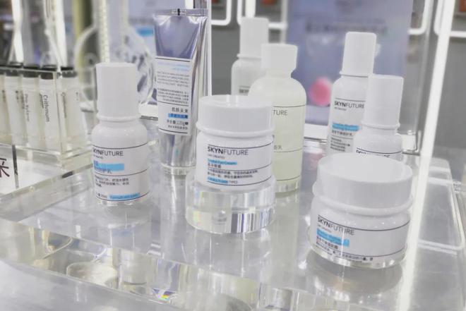 肌膚未來攜科學定制新品亮相美博會，以研發(fā)革新重塑線下渠道打法